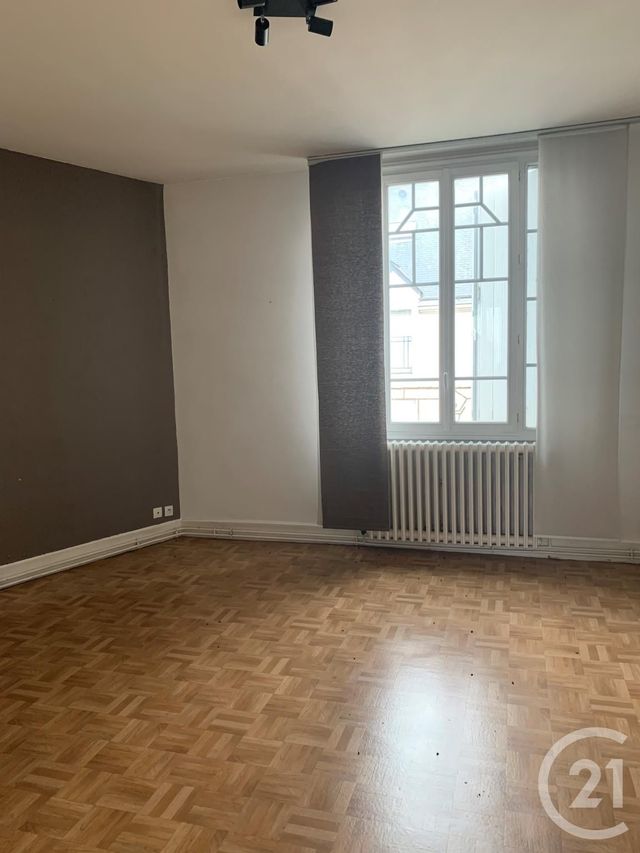 Appartement F4 à louer - 4 pièces - 86.0 m2 - CHATELLERAULT - 86 - POITOU-CHARENTES - Century 21 A.B.C.