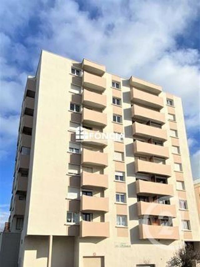 Appartement F2 à louer - 2 pièces - 44.7 m2 - CHATELLERAULT - 86 - POITOU-CHARENTES - Century 21 A.B.C.