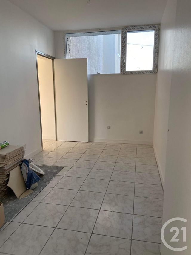 commerce à louer - 100.0 m2 - CHATELLERAULT - 86 - POITOU-CHARENTES - Century 21 A.B.C.