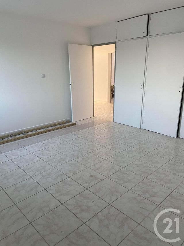 commerce à louer - 100.0 m2 - CHATELLERAULT - 86 - POITOU-CHARENTES - Century 21 A.B.C.