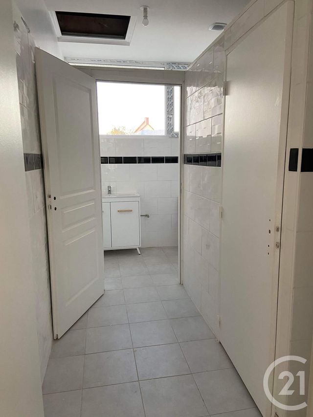 commerce à louer - 100.0 m2 - CHATELLERAULT - 86 - POITOU-CHARENTES - Century 21 A.B.C.