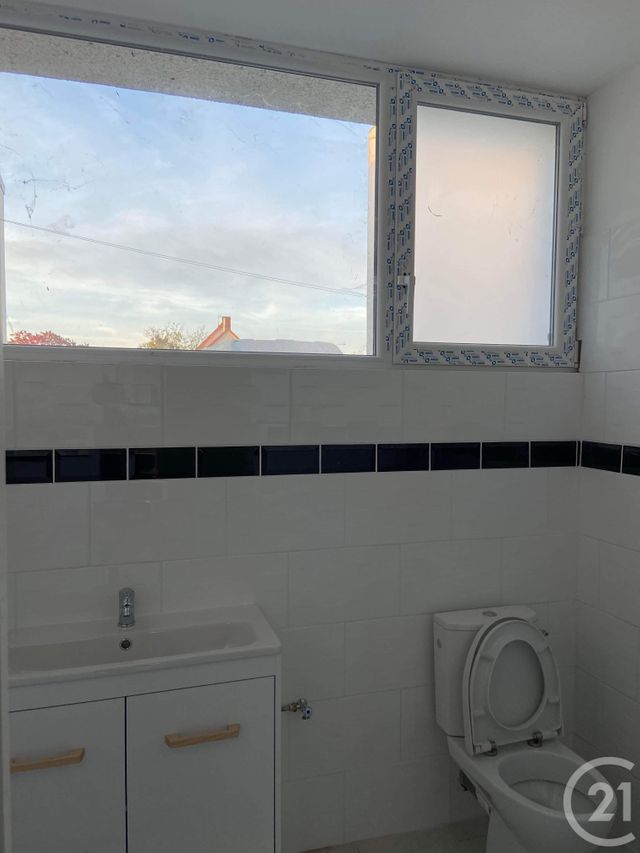 commerce à louer - 100.0 m2 - CHATELLERAULT - 86 - POITOU-CHARENTES - Century 21 A.B.C.