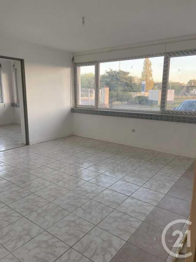 commerce à louer - 100.0 m2 - CHATELLERAULT - 86 - POITOU-CHARENTES - Century 21 A.B.C.