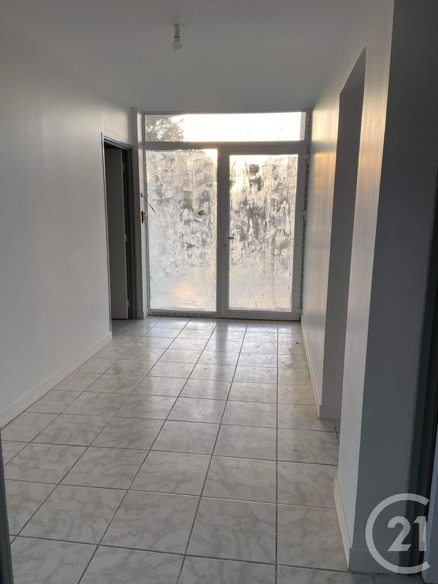 commerce à louer - 100.0 m2 - CHATELLERAULT - 86 - POITOU-CHARENTES - Century 21 A.B.C.