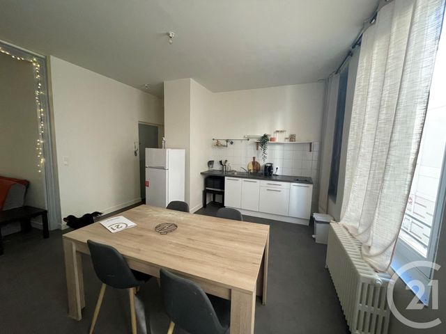 Appartement F2 à louer - 2 pièces - 69.08 m2 - CHATELLERAULT - 86 - POITOU-CHARENTES - Century 21 A.B.C.