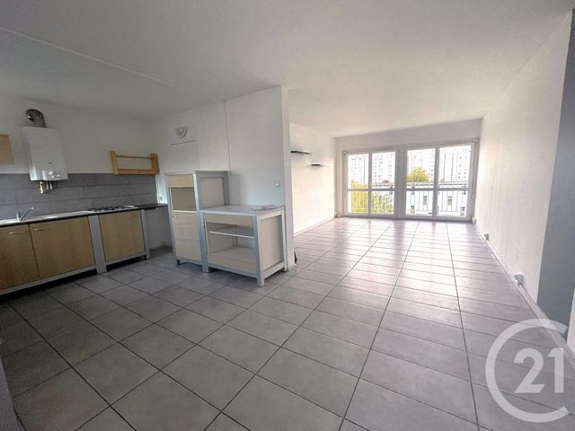 Appartement F3 à vendre - 3 pièces - 68.19 m2 - CHATELLERAULT - 86 - POITOU-CHARENTES - Century 21 A.B.C.