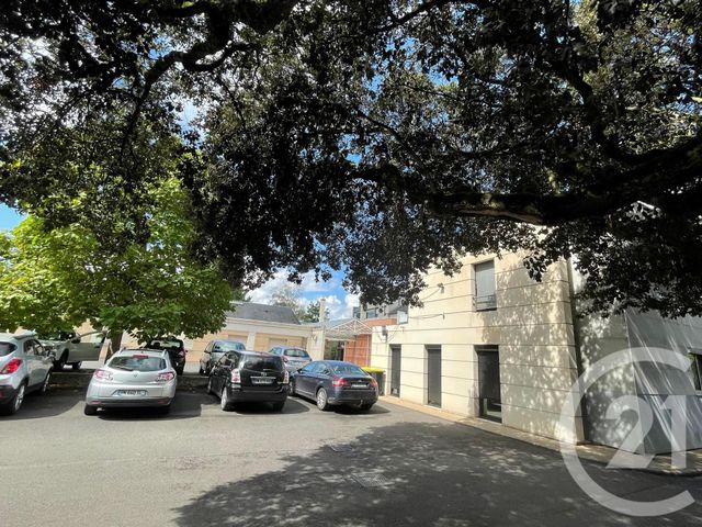 Appartement Local à vendre - 3 pièces - 75.0 m2 - CHATELLERAULT - 86 - POITOU-CHARENTES - Century 21 A.B.C.