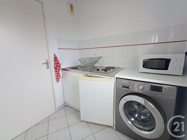 Appartement T1 à louer - 1 pièce - 28.2 m2 - CHATELLERAULT - 86 - POITOU-CHARENTES - Century 21 A.B.C.