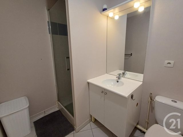 Appartement T1 à louer - 1 pièce - 28.2 m2 - CHATELLERAULT - 86 - POITOU-CHARENTES - Century 21 A.B.C.