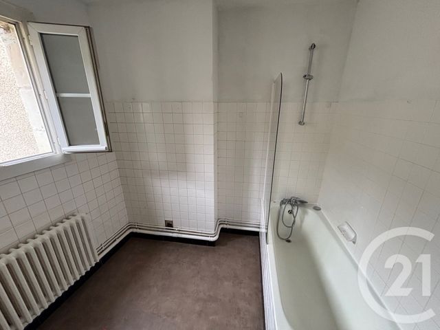 Appartement T2 à vendre - 2 pièces - 55.99 m2 - CHATELLERAULT - 86 - POITOU-CHARENTES - Century 21 A.B.C.