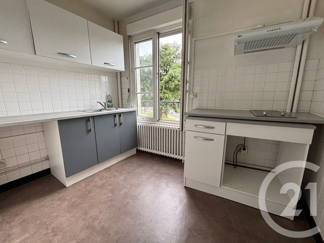 Appartement T2 à vendre - 2 pièces - 55.99 m2 - CHATELLERAULT - 86 - POITOU-CHARENTES - Century 21 A.B.C.