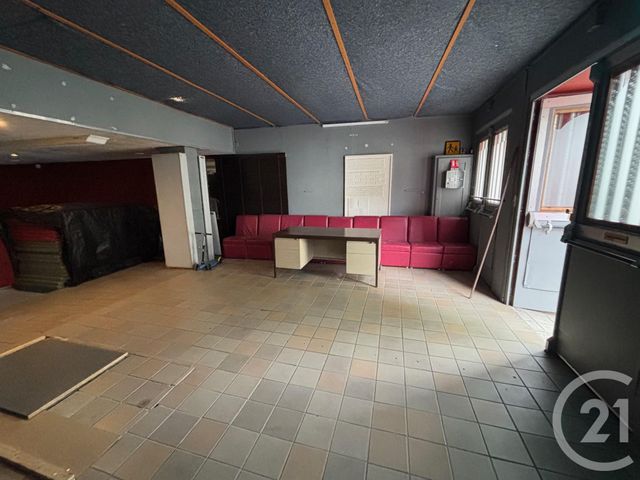 Afficher la photo en grand immeuble à vendre - 645.0 m2 - CHATELLERAULT - 86 - POITOU-CHARENTES - Century 21 A.B.C.