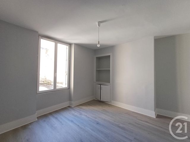 Appartement T2 à louer - 2 pièces - 48.0 m2 - CHATELLERAULT - 86 - POITOU-CHARENTES - Century 21 A.B.C.