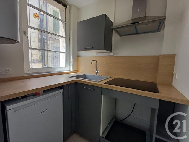 Appartement T2 à louer - 2 pièces - 48.0 m2 - CHATELLERAULT - 86 - POITOU-CHARENTES - Century 21 A.B.C.