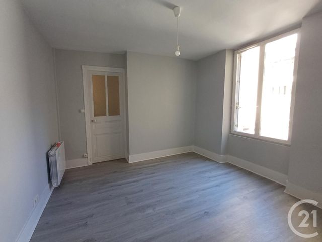Appartement T2 à louer - 2 pièces - 48.0 m2 - CHATELLERAULT - 86 - POITOU-CHARENTES - Century 21 A.B.C.