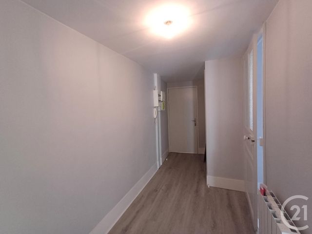 Appartement T2 à louer - 2 pièces - 48.0 m2 - CHATELLERAULT - 86 - POITOU-CHARENTES - Century 21 A.B.C.