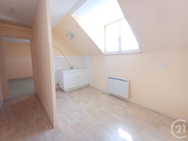 Appartement T2 à louer - 2 pièces - 65.85 m2 - CHATELLERAULT - 86 - POITOU-CHARENTES - Century 21 A.B.C.
