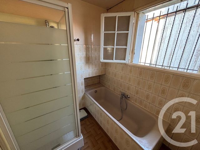 maison à vendre - 6 pièces - 169.78 m2 - COLOMBIERS - 86 - POITOU-CHARENTES - Century 21 A.B.C.