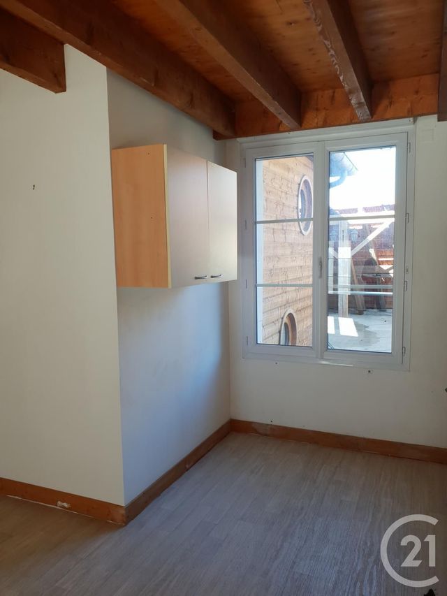 Appartement à louer - 2 pièces - 57.0 m2 - CHATELLERAULT - 86 - POITOU-CHARENTES - Century 21 A.B.C.