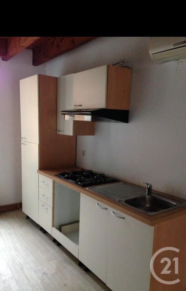 Appartement à louer - 2 pièces - 57.0 m2 - CHATELLERAULT - 86 - POITOU-CHARENTES - Century 21 A.B.C.