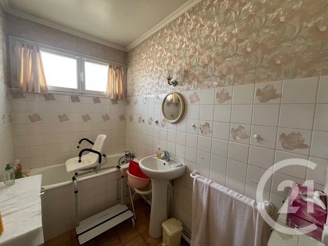 maison à vendre - 5 pièces - 102.24 m2 - CHATELLERAULT - 86 - POITOU-CHARENTES - Century 21 A.B.C.