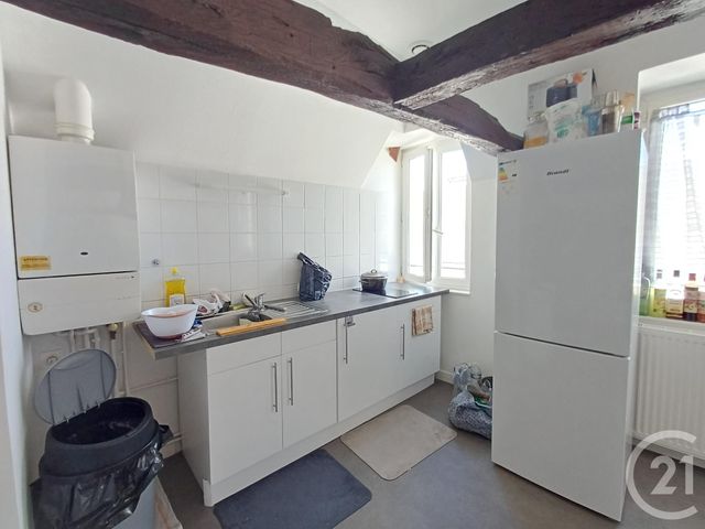 Appartement T2 à louer - 2 pièces - 57.35 m2 - CHATELLERAULT - 86 - POITOU-CHARENTES - Century 21 A.B.C.