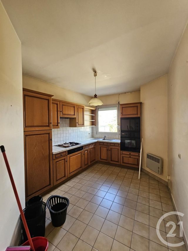 Appartement F3 à vendre - 3 pièces - 86.0 m2 - CHATELLERAULT - 86 - POITOU-CHARENTES - Century 21 A.B.C.