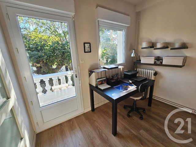 maison à vendre - 7 pièces - 246.58 m2 - CHATELLERAULT - 86 - POITOU-CHARENTES - Century 21 A.B.C.