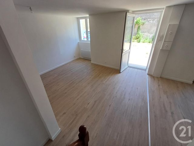 Appartement T3 à louer - 3 pièces - 66.26 m2 - CHATELLERAULT - 86 - POITOU-CHARENTES - Century 21 A.B.C.