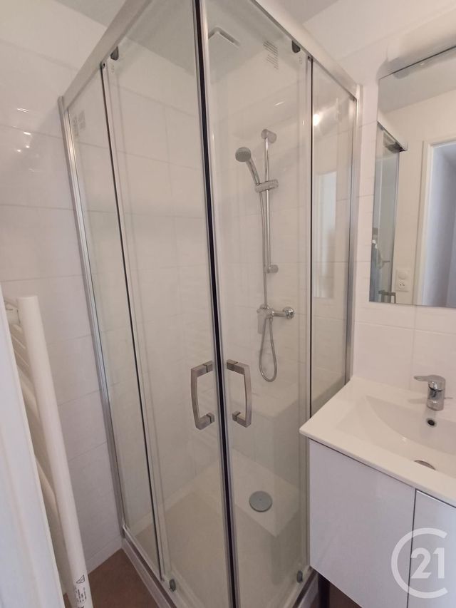 Appartement T1 à louer - 1 pièce - 24.4 m2 - CHATELLERAULT - 86 - POITOU-CHARENTES - Century 21 A.B.C.