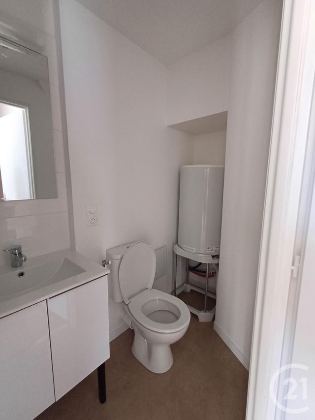 Appartement T1 à louer - 1 pièce - 24.4 m2 - CHATELLERAULT - 86 - POITOU-CHARENTES - Century 21 A.B.C.