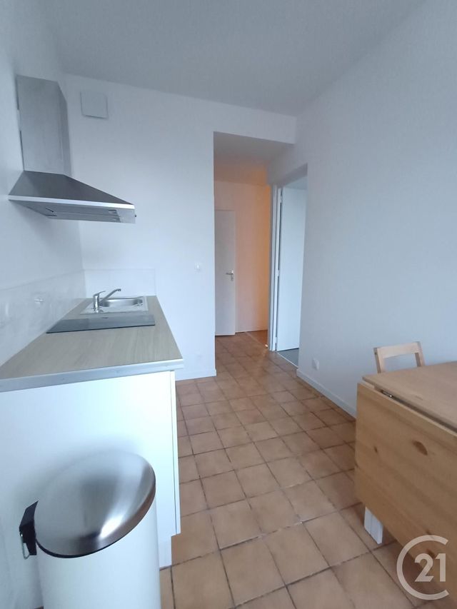 Appartement T1 à louer - 1 pièce - 24.4 m2 - CHATELLERAULT - 86 - POITOU-CHARENTES - Century 21 A.B.C.