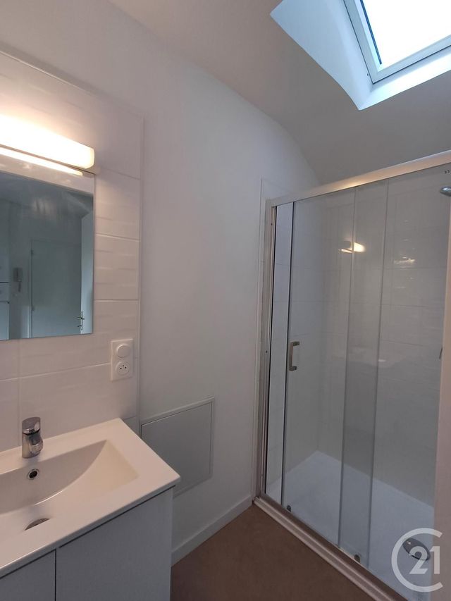 Appartement Studio à louer - 1 pièce - 23.36 m2 - CHATELLERAULT - 86 - POITOU-CHARENTES - Century 21 A.B.C.