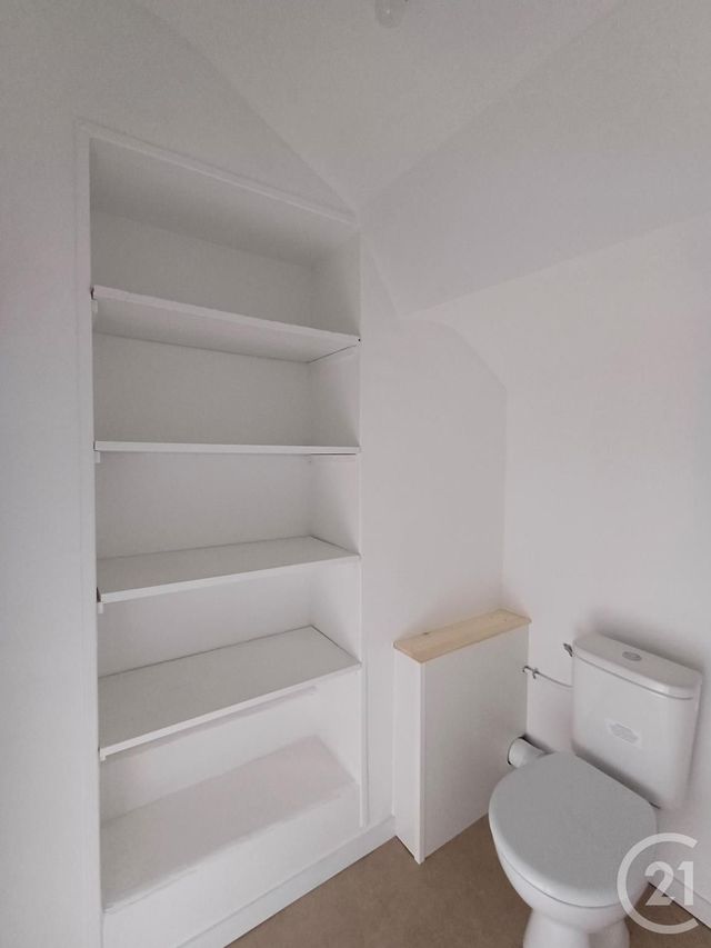 Appartement Studio à louer - 1 pièce - 23.36 m2 - CHATELLERAULT - 86 - POITOU-CHARENTES - Century 21 A.B.C.