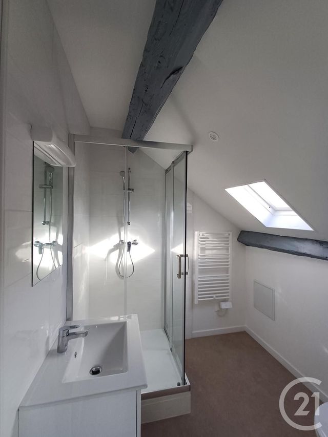 Appartement T2 à louer - 2 pièces - 29.55 m2 - CHATELLERAULT - 86 - POITOU-CHARENTES - Century 21 A.B.C.