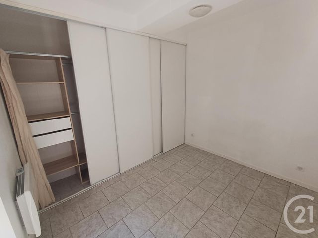 Appartement T2 à louer - 2 pièces - 43.0 m2 - LES ORMES - 86 - POITOU-CHARENTES - Century 21 A.B.C.