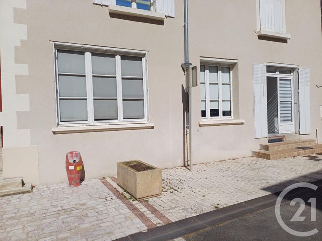Appartement T2 à louer - 2 pièces - 43.0 m2 - LES ORMES - 86 - POITOU-CHARENTES - Century 21 A.B.C.