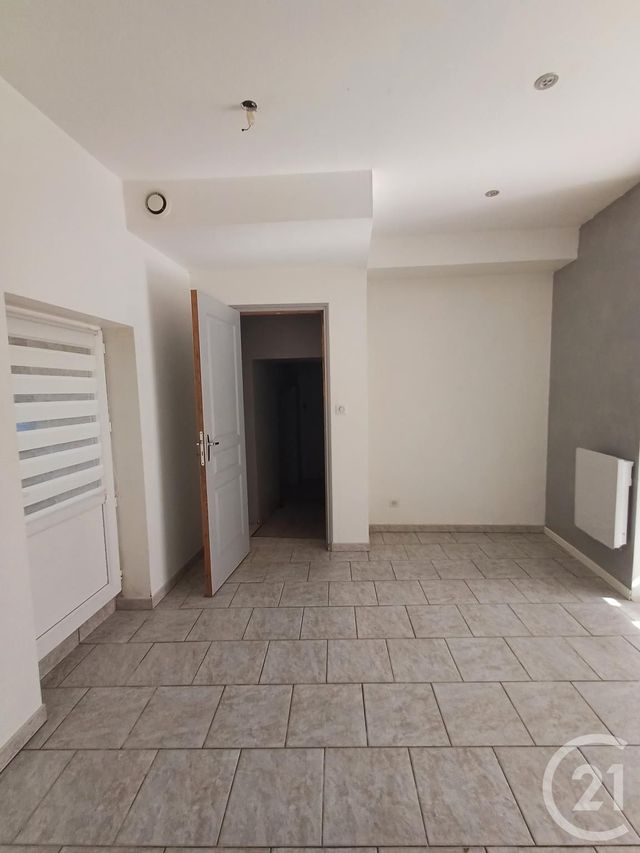 Appartement T2 à louer - 2 pièces - 43.0 m2 - LES ORMES - 86 - POITOU-CHARENTES - Century 21 A.B.C.