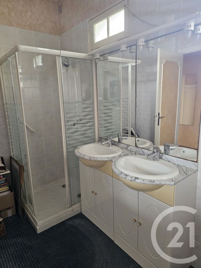 maison à vendre - 9 pièces - 220.84 m2 - CHATELLERAULT - 86 - POITOU-CHARENTES - Century 21 A.B.C.