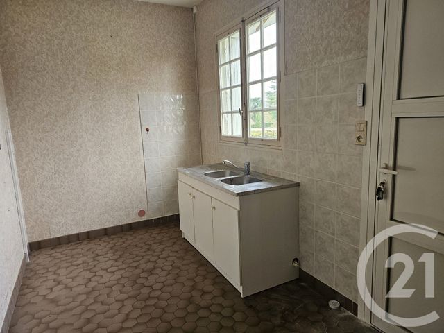 maison à vendre - 9 pièces - 220.84 m2 - CHATELLERAULT - 86 - POITOU-CHARENTES - Century 21 A.B.C.