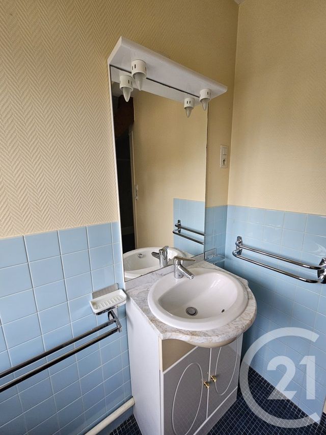 maison à vendre - 9 pièces - 220.84 m2 - CHATELLERAULT - 86 - POITOU-CHARENTES - Century 21 A.B.C.