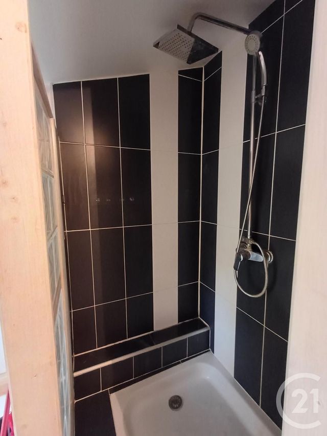 maison à louer - 3 pièces - 83.0 m2 - ST JULIEN L ARS - 86 - POITOU-CHARENTES - Century 21 A.B.C.