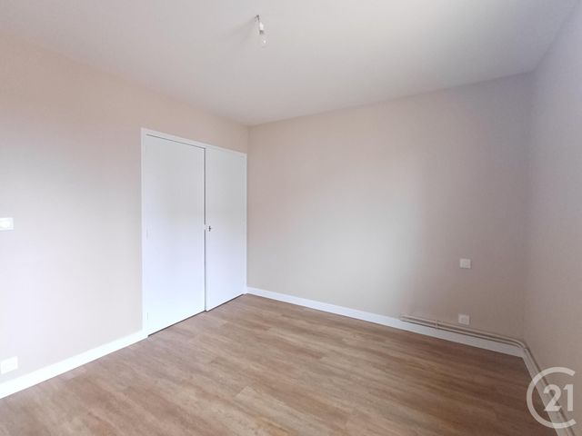 maison à louer - 4 pièces - 77.74 m2 - ST PIERRE DE MAILLE - 86 - POITOU-CHARENTES - Century 21 A.B.C.