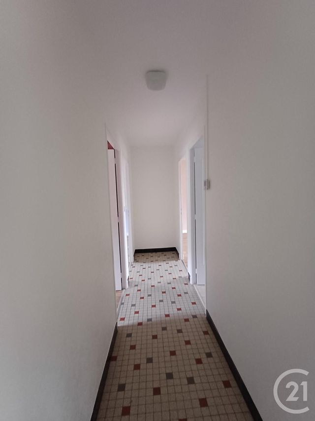 maison à louer - 4 pièces - 77.74 m2 - ST PIERRE DE MAILLE - 86 - POITOU-CHARENTES - Century 21 A.B.C.