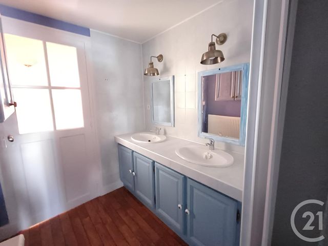 Appartement T2 à louer - 2 pièces - 56.85 m2 - CHATELLERAULT - 86 - POITOU-CHARENTES - Century 21 A.B.C.