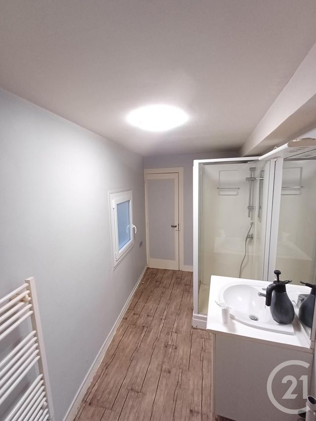 Appartement T3 à louer - 3 pièces - 64.4 m2 - CHATELLERAULT - 86 - POITOU-CHARENTES - Century 21 A.B.C.