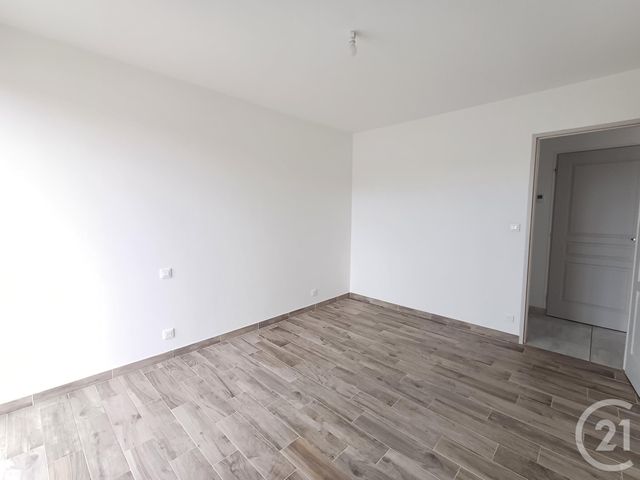 Appartement T4 à louer - 4 pièces - 93.09 m2 - CHATELLERAULT - 86 - POITOU-CHARENTES - Century 21 A.B.C.