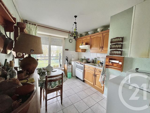 Appartement T3 à vendre - 3 pièces - 65.0 m2 - CHATELLERAULT - 86 - POITOU-CHARENTES - Century 21 A.B.C.
