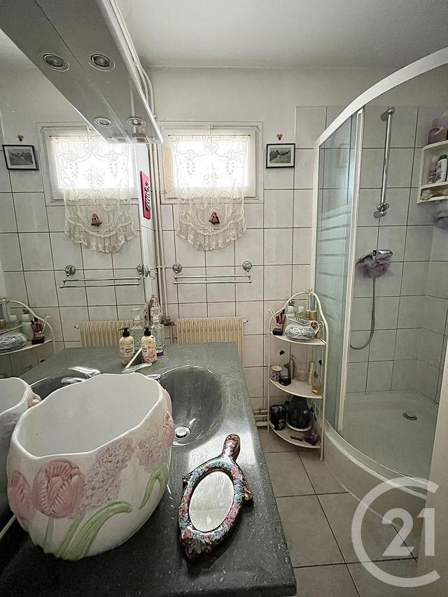 Appartement T3 à vendre - 3 pièces - 65.0 m2 - CHATELLERAULT - 86 - POITOU-CHARENTES - Century 21 A.B.C.