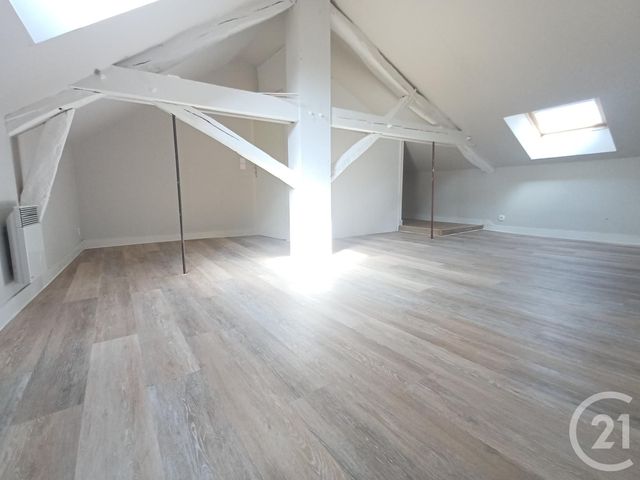 Appartement T3 à louer - 4 pièces - 78.04 m2 - CHATELLERAULT - 86 - POITOU-CHARENTES - Century 21 A.B.C.